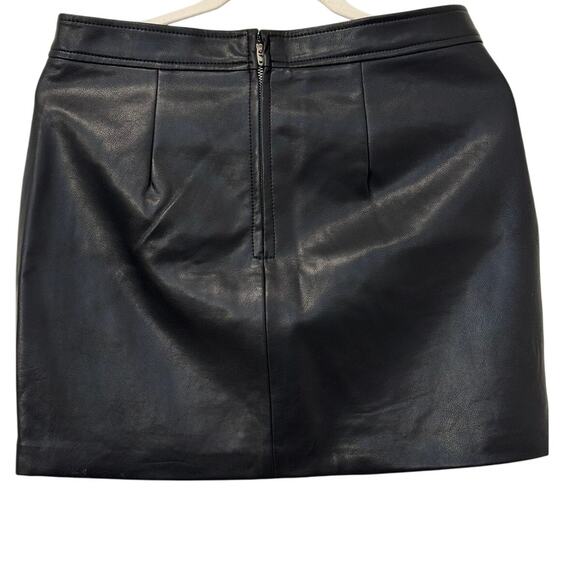 NWT [BLANK NYC ] Black Vegan Leather Mini Skirt - Picture 4 of 11